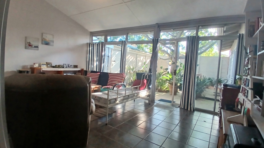 4 Bedroom Property for Sale in Sandbaai Western Cape